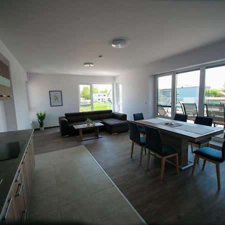 Апартаменты Zea Apartmanhaz Балатонфеньвеш Экстерьер фото