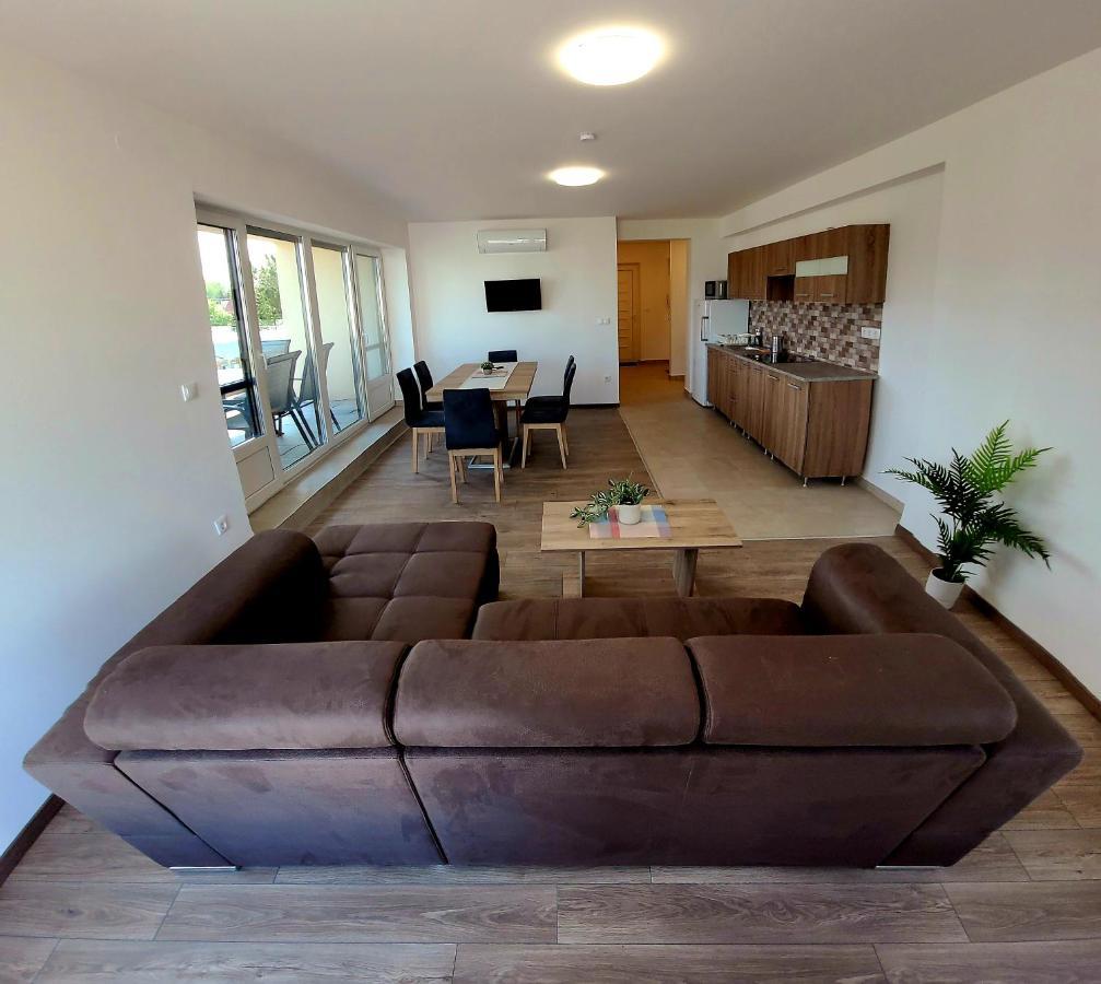 Апартаменты Zea Apartmanhaz Балатонфеньвеш Экстерьер фото