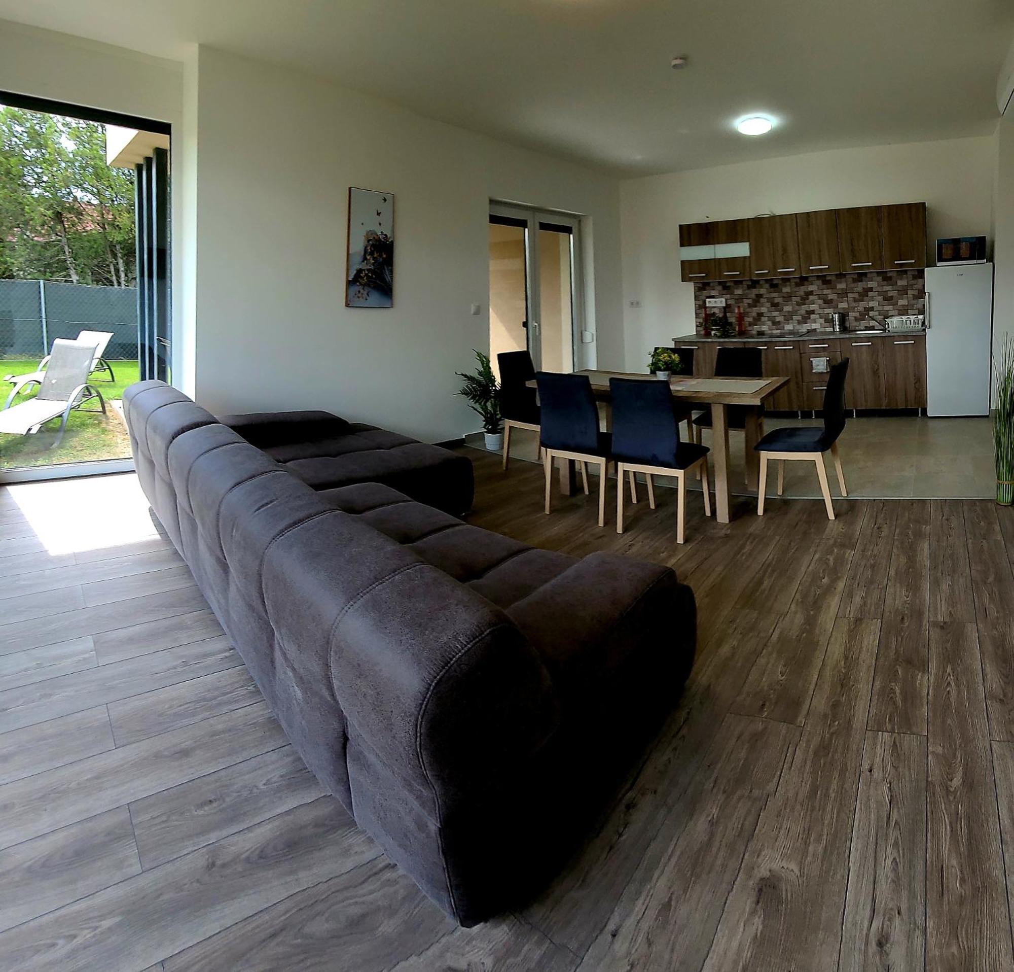 Апартаменты Zea Apartmanhaz Балатонфеньвеш Экстерьер фото